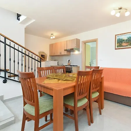 Mit Privatpool Fuer 6 Personen Ca 55 Qm In Galizana, Istrien Istrische Riviera