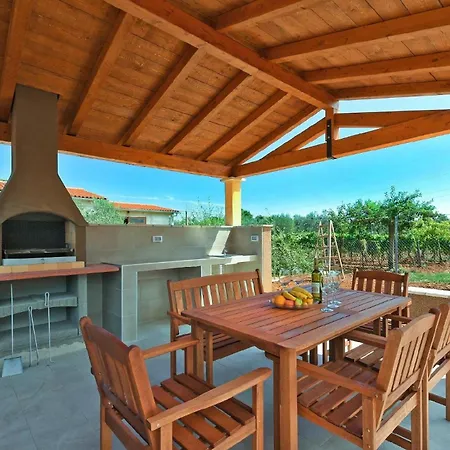 Mit Privatpool Fuer 6 Personen Ca 55 Qm In Galizana, Istrien Istrische Riviera