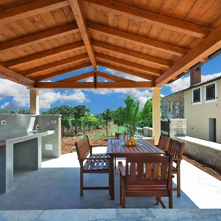 Mit Privatpool Fuer 6 Personen Ca 55 Qm In Galizana, Istrien Istrische Riviera Vikendica