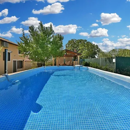 Mit Privatpool Fuer 6 Personen Ca 55 Qm In Galizana, Istrien Istrische Riviera Vikendica