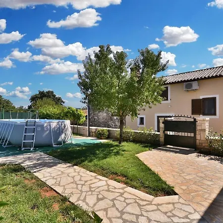 Mit Privatpool Fuer 6 Personen Ca 55 Qm In Galizana, Istrien Istrische Riviera *