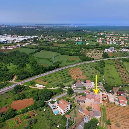 Mit Privatpool Fuer 6 Personen Ca 55 Qm In Galizana, Istrien Istrische Riviera Galizana