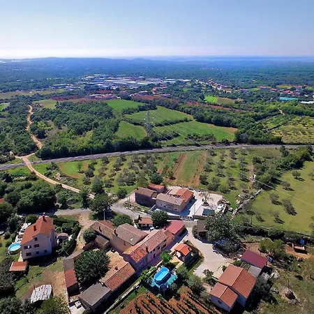 Vikendica Mit Privatpool Fuer 6 Personen Ca 55 Qm In Galizana, Istrien Istrische Riviera Galizana